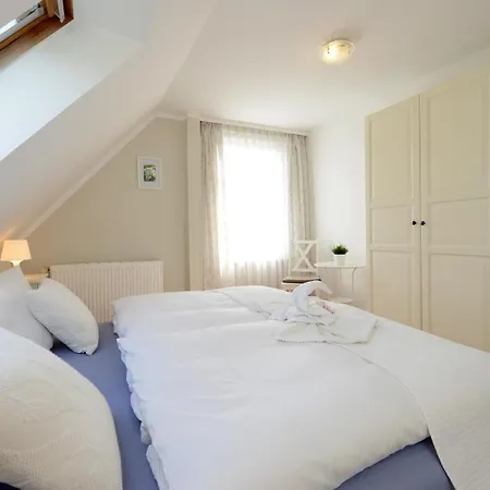 וילה Fuer 8 Personen Mit Kamin & Terrasse