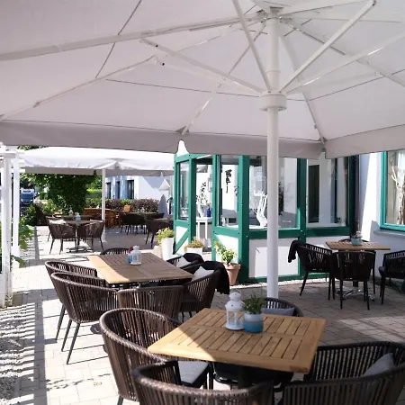 Für 8 Personen Mit Kamin&terrasse Boltenhagen