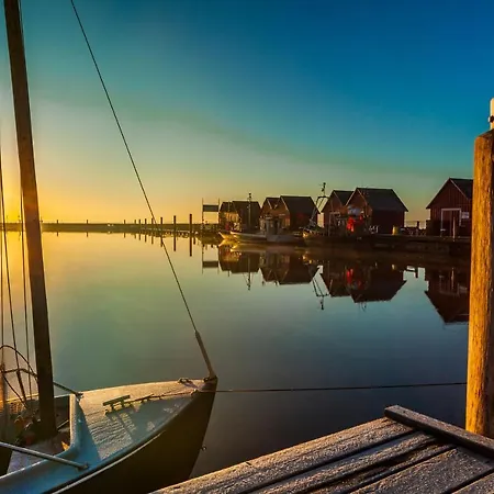 Für 8 Personen Mit Kamin&terrasse Villa *