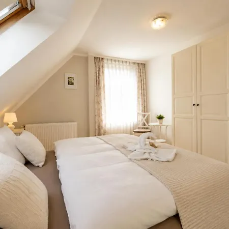Villa Fuer 8 Personen Mit Kamin & Terrasse