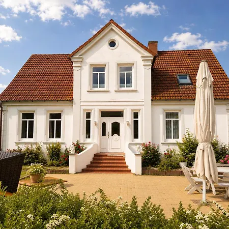 Fuer 8 Personen Mit Kamin & Terrasse Boltenhagen (Ostseebad)