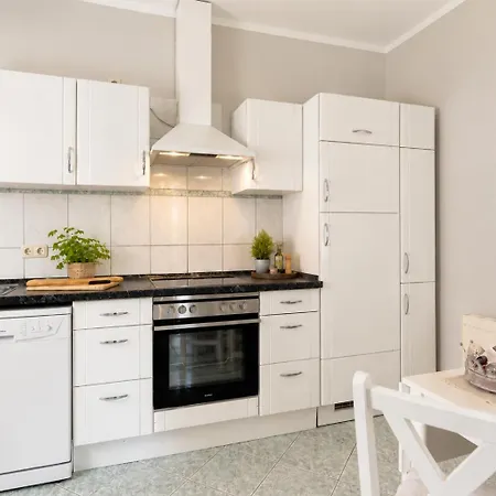 Fuer 8 Personen Mit Kamin & Terrasse * Boltenhagen (Ostseebad)