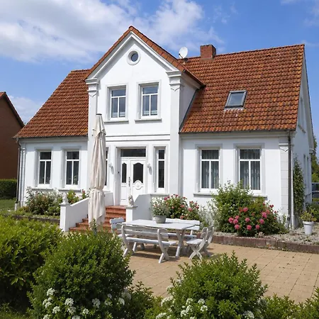 Fuer 8 Personen Mit Kamin & Terrasse Villa *