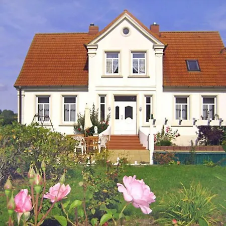 Für 8 Personen Mit Kamin&terrasse Villa