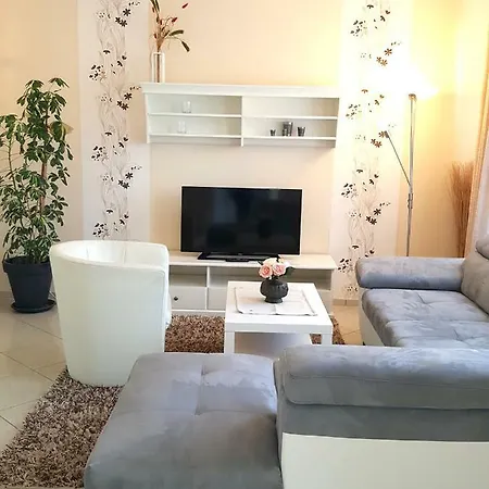 Für 8 Personen Mit Kamin&terrasse Villa *