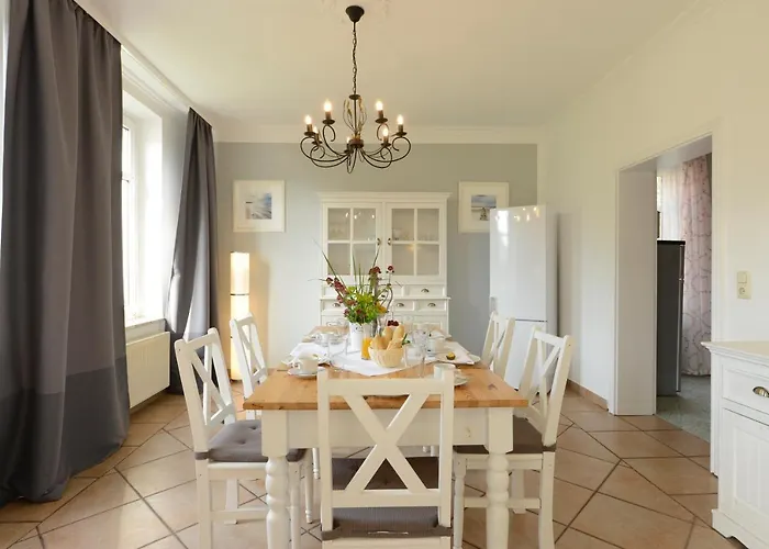 Für 8 Personen Mit Kamin&terrasse * Boltenhagen