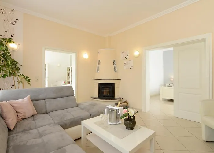 Für 8 Personen Mit Kamin&terrasse