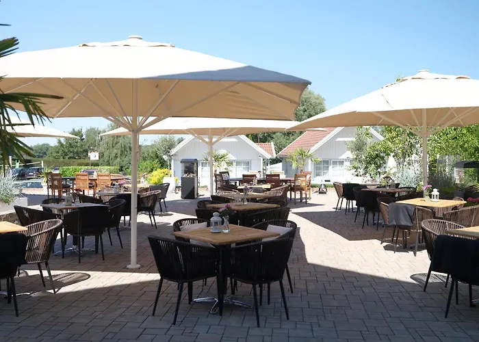 Für 8 Personen Mit Kamin&terrasse * Boltenhagen